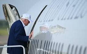 Trump confirma troca de avião misteriosa que gerou questionamentos nos EUA