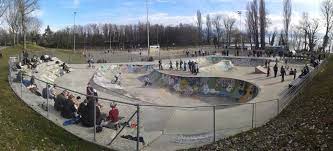 1,467 likes · 2 talking about this · 3,640 were here. Skatepark Bowl De Vidy Skate In