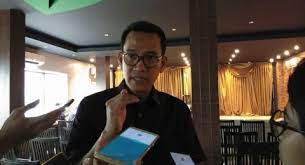 Constitutional lawyer lecturer tidak ikut perkubuan politik instagram: Profil Refly Harun Pakar Hukum Tata Negara