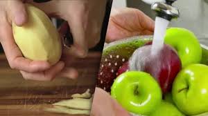 Blaukraut) ist eines der wenigen gemüse, die ich bisher fertig im glas gekauft habe , jetzt werde heute habe ich zum ersten mal rotkohl nicht aus dem glas genommen, sondern bereits gestern das rohlkohlrezept aus dem. Rotkohl Verfeinern Und Wurzen Die Besten Tipps Und Tricks Focus De