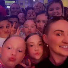 Appreciation post 🥰 We just want to take the time to thank our amazing  teacher @amycharlottebooth without you and the team at @kla.dance none of  this would have been possible! Thank you