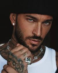 When's the last time you gifted yourself something special?💚 Embrace the  best version of you, today. @aporro_europe CODE: MARIO10 #aporro  #aporrofamily