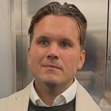 Daniel Buza's Instagram, Twitter & Facebook