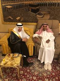 أليس من الجميل حقّاً، والسعودية تعيش مناخات ذكرى يومها الوطني في هذه الأيّام وأجواءها، أن تعمل كل منطقة إداريّة على إحداث مركز لتوثيق التاريخ الشفهي لروّادها الخالدين من الرجال والنساء، والعناية به وحمايته من الضياع؛ وليكون رافداً من روافد التاريخ الوطني الشامل. Ø£Ø³Ø±Ø© Ø¢Ù„ Ø«Ù†ÙŠØ§Ù† Bin Thunayan52 Twitter