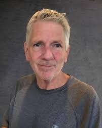 Lynn Dillon's Instagram, Twitter & Facebook