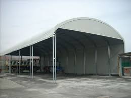 La struttura dei capannoni in pvc per agricoltura, anche detti tunnel agricoli, è solitamente autoportante: Tunnel Gambe Dritte Tunnel Gambe A Terra Uso Agricolo Kopritutto