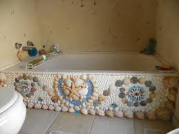 This Tub I Covered In Actual Seashells Walls Are Covered In A Sandy Texture With Embedded Shells Bathtub Decor Sea Shells Sea Shell Decor
