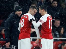 Fenerbahçe kulübü de oyuncunun son durumunu paylaştı. Arsenal Fans Convinced Ozil Set For Transfer Window Move After Wave Goodbye As He Was Subbed Against Cardiff