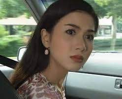 Yêu chồng diễn viên hơn 15 tuổi từ cái nhìn đầu tiên, cưới 18 năm chưa từng  nấu một bữa ăn, giờ 47 tuổi đẹp như gái một con