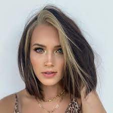 25 Fabulous Brown Hair With Blonde Highlights Looks To Love In 2021 Hair Color Streaks Brown Hair With Blonde Highlights Dark Hair With Highlights