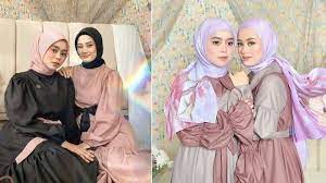 Melalui pers konferensi via zoom. Lesti Kejora And Dinda Hauw S Pose During A Photo Shoot Rizky Billar S Lover Steals Attention Netral News