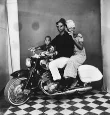 Le "Mali Twist" de Malick Sidibé à la Fondation Cartier