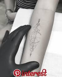 Like their bio says, they are known for thin, small, and simple tattoos. Moon Phases Tattoo Ideas Pinterest Tattoos Small Tattoos And Spine Tattoos Moon Tattoo Designs Shape Tattoo Geometric Tattoo