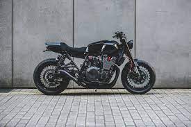 Debolex Engineering Unveils Blacked Out Yamaha Xjr 1300 Cafe Racer Build Yamaha Cafe Racer Cafe Racer