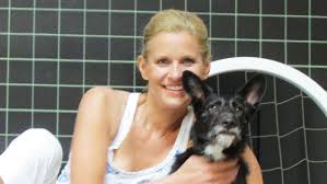 Als plötzlich der terror den fußball tangierte. Der V I P Hundeprofi Moderatorin Kathrin Muller Hohenstein