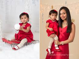 You have to buy gifts for your family, decorate your house, arrange a family dinner, and decorate the christmas tree. Family Christmas Photo Outfit Ideas For Great Inspiration
