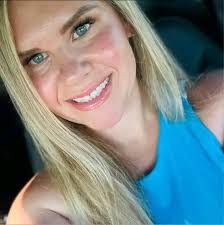 Janet Swaim's Instagram, Twitter & Facebook