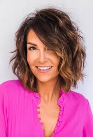 The fade haircut has generally been catered to males with brief hair, yet lately, guys have actually been combining a high discolor with tool or lengthy hair on the top. 101 Fab Shag Haircuts From Short To Long For Everyone Out There Lookart Empowered Storytelling Inspiration Trends