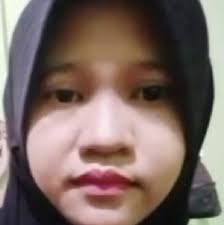 Tian sudah duduk di kursi lobi apartemen. “Nih.” Sandra menyodorkan  eksternal hard disk Tian yang terbawa olehnya setelah rapat tadi siang.  “Oke. Lo udah makan?” Tian memasukkan eksternal hard disk ke tas