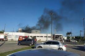 Para que esta licença fosse apresentada, o hospital teria que ter um projeto de segurança contra incêndio homologado, o que não tem até hoje. Incendio Em Hospital Atinge Ala De Pacientes Com Covid 19 Em Aracaju