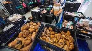 Nehmen sie direkt kontakt mit ihrer örtlichen tafel auf. 25 Jahre Tafeln In Deutschland Zwischen Armut Und Uberfluss Startseite Swr International Swr De