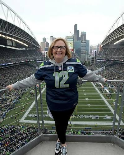  Here's to Jody Allen – one of the very few women leading an NFL team:  the Seattle Seahawks. A reminder that women belong in every arena,  including the owner's box. CONGRATS