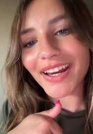 she’s backkkk #navalpiercing #bellyring #pink #shiny #fyp