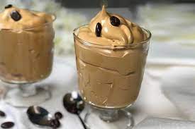 Le loro principali differenze sono da cercarsi nel gusto e nel dove. Come Fare La Crema Di Caffe All Acqua Con Solo 3 Ingredienti Caffe Santa Cruz