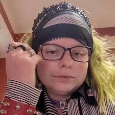 mixing different fashion styles for self expression