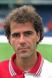 Eerst maar eens kijken hoe het mij in het. Peter Bosz Bayer Leverkusen Stats Titles Won