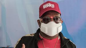 Mike sonko is known for his love of gold jewellery and clothing. Kenya S Mike Sonko The Rise And Fall Of Nairobi S Ex Governor Bbc News