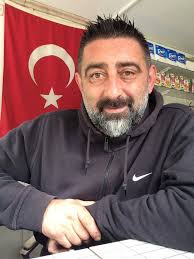 MURAT AKSU VEFAT ETTİ Bir süredir amansız hastalık ile mücadele eden ve 3  gündür hastanede yoğun bakım ünitesinde yaşam savaşı veren Murat Aksu(45)  sabaha karşı vefat etti. Evli ve 2 çocuk babası