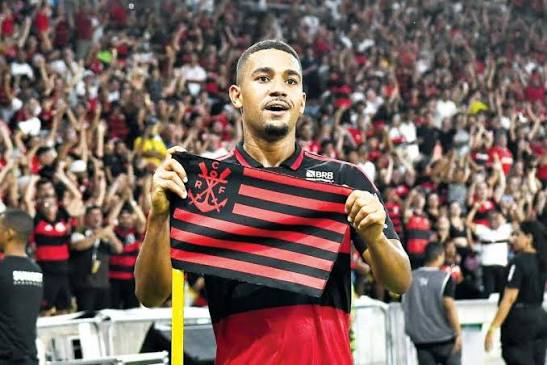 Samuel Lino decide, Flamengo vence o Botafogo e reage na ca&ccedil;a ao Palmeiras | O Popular
