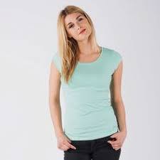 Um Sich So Anziehen Zu Konnen Wie Man Sich Fuhlt Braucht Man Zuerst Einmal Die Richtige Farbe Denn Jeder Tag Ist Anders Stimmungen Organic Shirts Tops