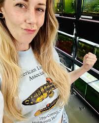 Are we ready to get to work? • • • #movetime #somanytanks #aquariumaddict  #moving #fishes #freshwateraquarium #aquariumaddict #fishtank  #fishiotherapy #stepup #newplace #newspace #excitedtogrow #indoorpond  #aquariumsdaily #fishislife #lifeisfish ...