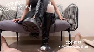 国产鞋交足交-帆布鞋的快感