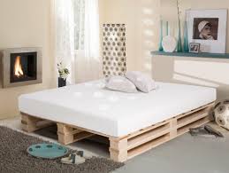 Soll das bett auch normal hoch sein benötigt man für das jeweilige maß die doppelte anzahl paletten, was den preis für den eigenbau in die höhe treibt. Palettenbett Gunstig Kaufen Und Bequem Liefern Lassen Nur Betten