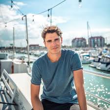 There are 4 professionals named conner rousseau, who use linkedin to exchange information, ideas, and opportunities. Conner Rousseau Is Vlaanderens Meest Begeerlijke Mannelijke Vrijgezel Ik Krijg Heel Veel Aanbiedingen Showbizz Hln Be