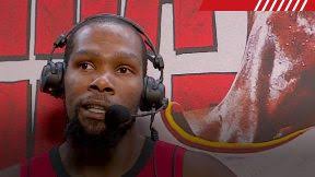 Mason Ritter gets up for the beautiful jam