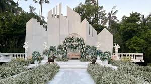 Check spelling or type a new query. Cerita Di Balik Viral Dekorasi Pernikahan Rp 75 Juta Bak Rp 750 Juta