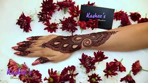 Beautiful flowers simple easy mandala gol tikki henna. Kashee S Artist Kashee S Signature Mehndi Design 3 Facebook