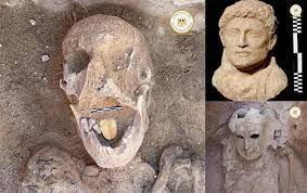 She ruled egypt, and she was brave enough to challenge rome, at a time rome was the strongest empire in the world.when. Mummy With Golden Tongue Found At Possible Site Of Cleopatra S Tomb Ancient Origins