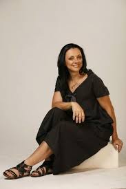 Îndrăgita actriță a declarat că a vândut proprietățile pe care le are. Flacara Carmen Tanase 1 9 Carmen Tanase Tania