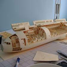Oder ihr malt die bastelvorlage in eurer lieblingsfarbe aus und. Modelbau Einer Boeing 777 Ein Flugzeug Aus Pappe Der Spiegel