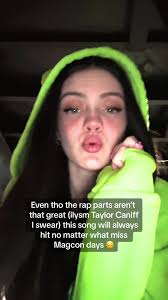 Alexia (@_alex_valentin_)