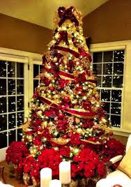 Decoracion De Navidad Rojo Con Dorado Decoracion Arbol De Navidad Arbol De Navidad Dorado Pinos De Navidad Decorados