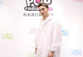 而且還是戲劇圈的 偉晉說他跟這個交往對象從來沒有同台過 好好奇是誰喔xdd ((話說其他人被問到時都有加性別 例如大家問婁峻碩有沒有喜歡的女生 問小賴有沒有跟男藝人交往過 但是問偉晉的時候沒有講性別 讓偉晉的交往對象又更添一. æµæ„Ÿå–ªå¤±å'³è¦º1å€‹æœˆé»ƒå‰æ™‰ç‹‚åƒåžƒåœ¾é£Ÿç‰©