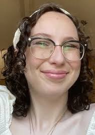 Maia Willis's Instagram, Twitter & Facebook