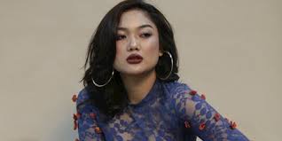 Lagu barat terbaru 2021 viral tiktok 40 lagu barat paling hits u0026 terpopuler saat ini. 10 Kutipan Keren Dari Lirik Lagu Indonesia Nomor 8 Bisa Bikin Nangis Kapanlagi Com