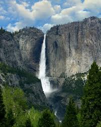 Yosemite Falls Is The Highest Waterfall In North America It Drops 2 425 Ft 739 M In The Sierra Nevada Beautiful Waterfalls Yosemite Falls Famous Waterfalls